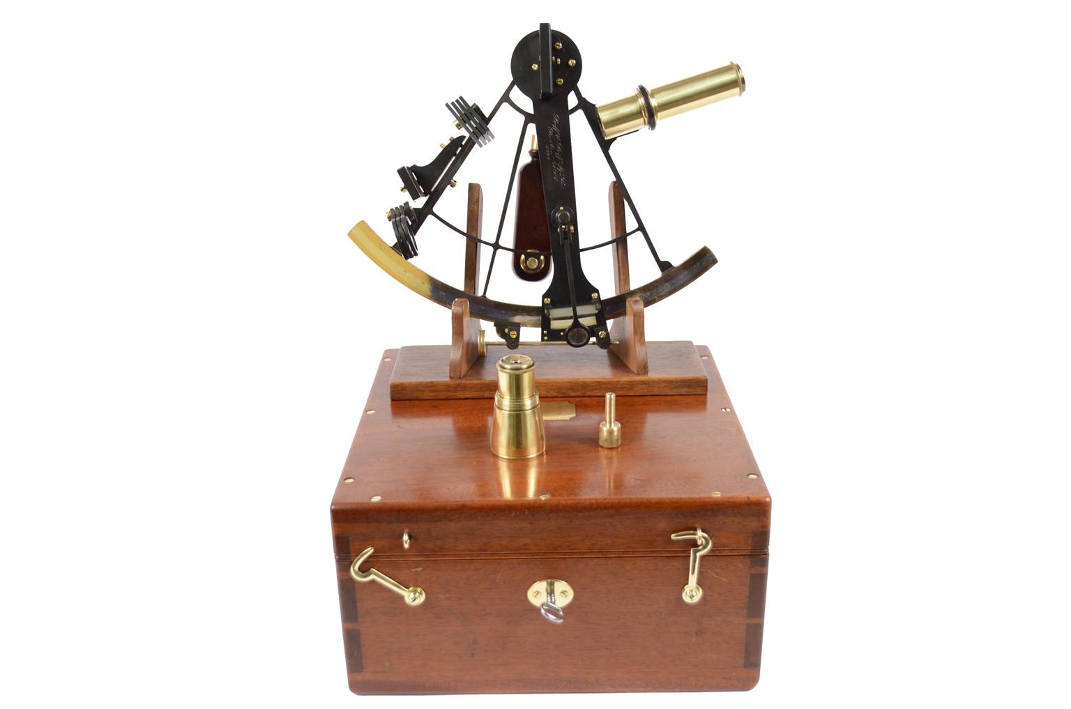 Nautical antiques/6309-Antique sextant