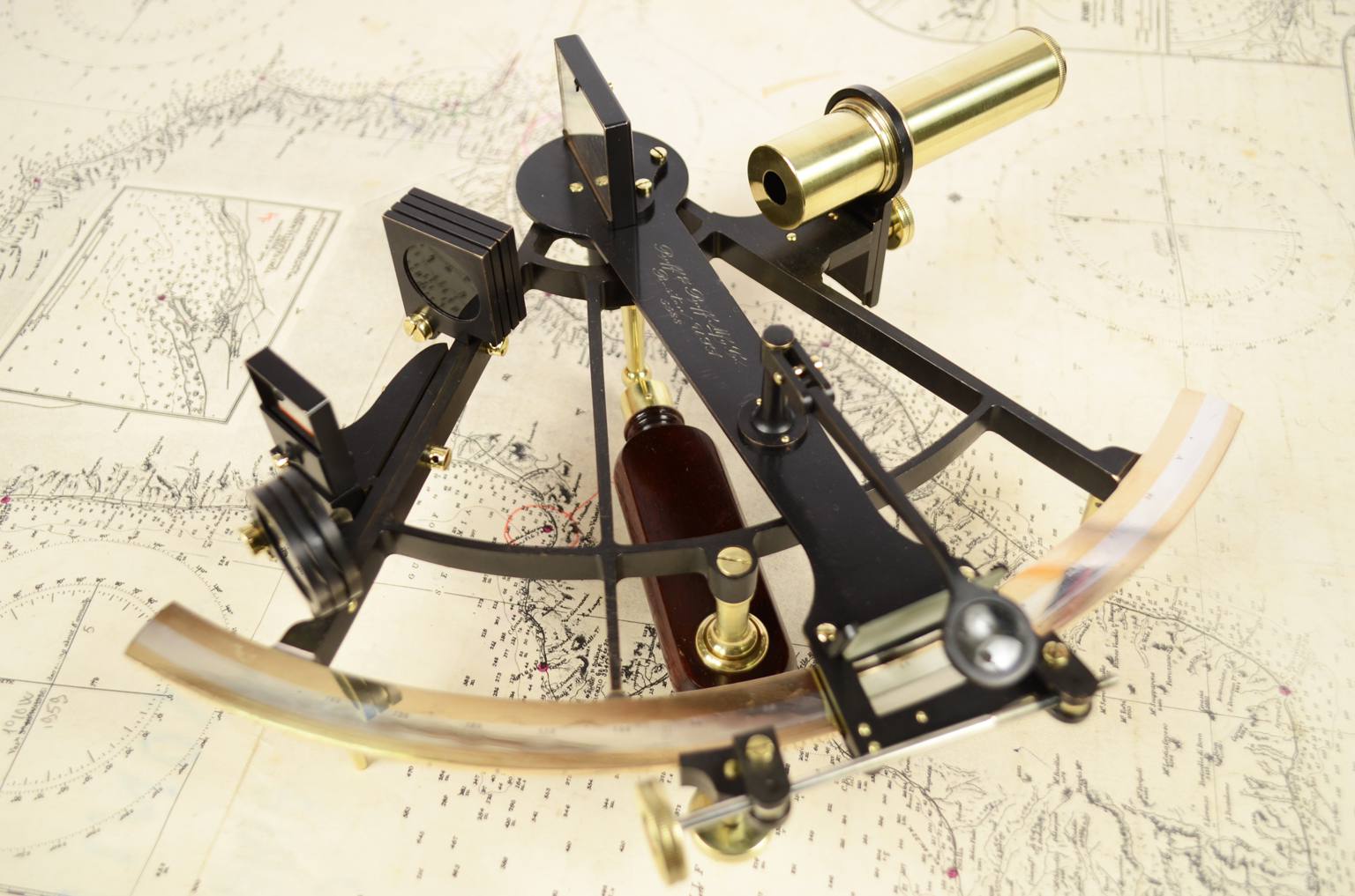 Nautical antiques/6309-Antique sextant