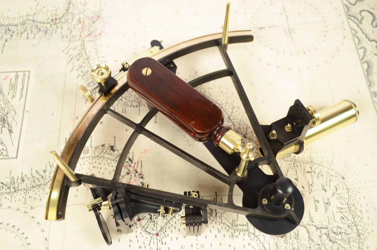 Nautical antiques/6309-Antique sextant
