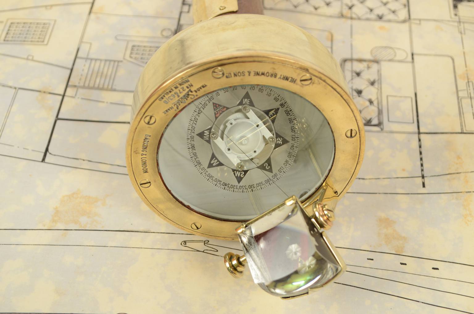 Antique compasses/6311-Sestrel compass