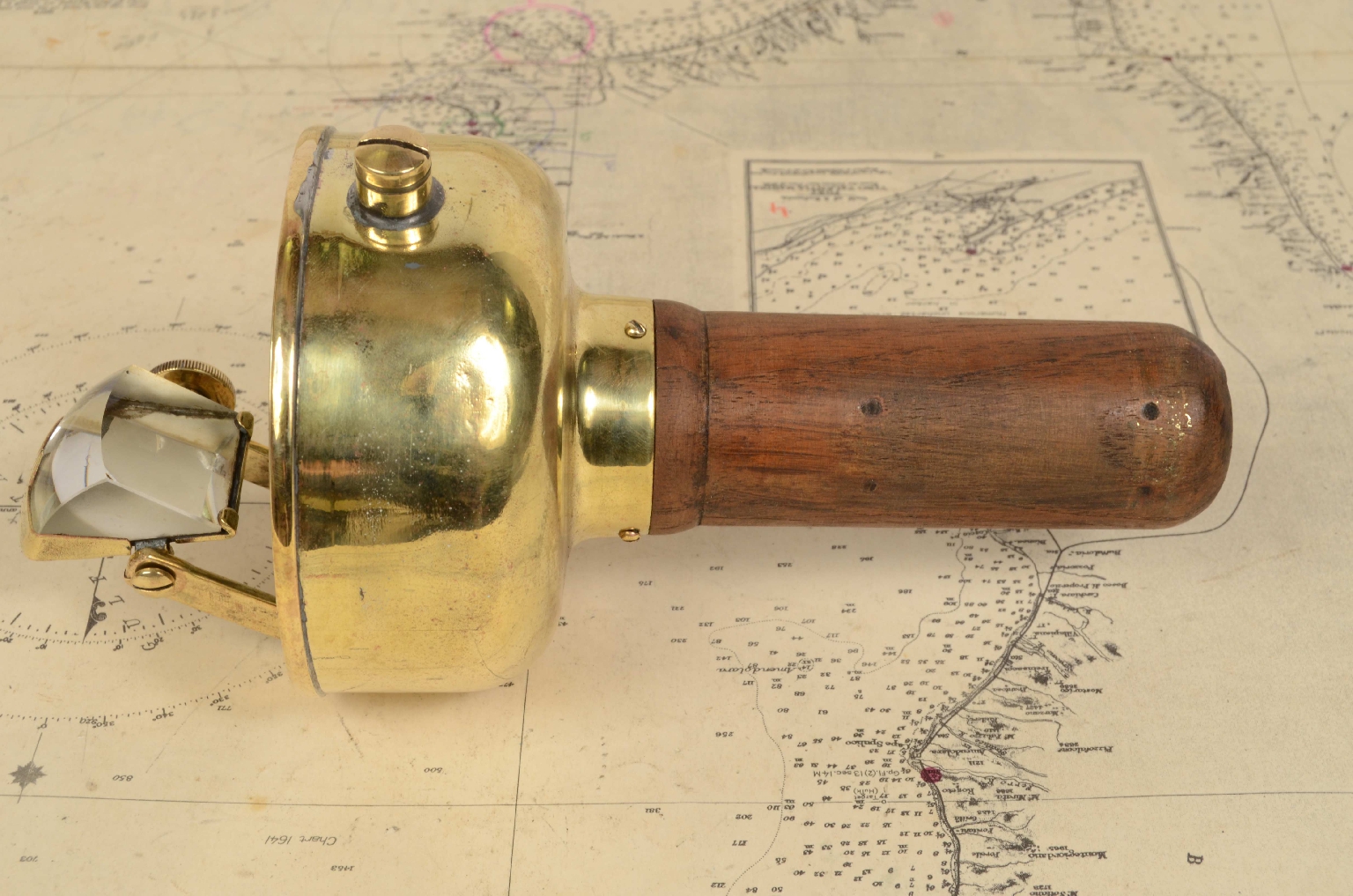 Antique compasses/6311-Magnetic Compass