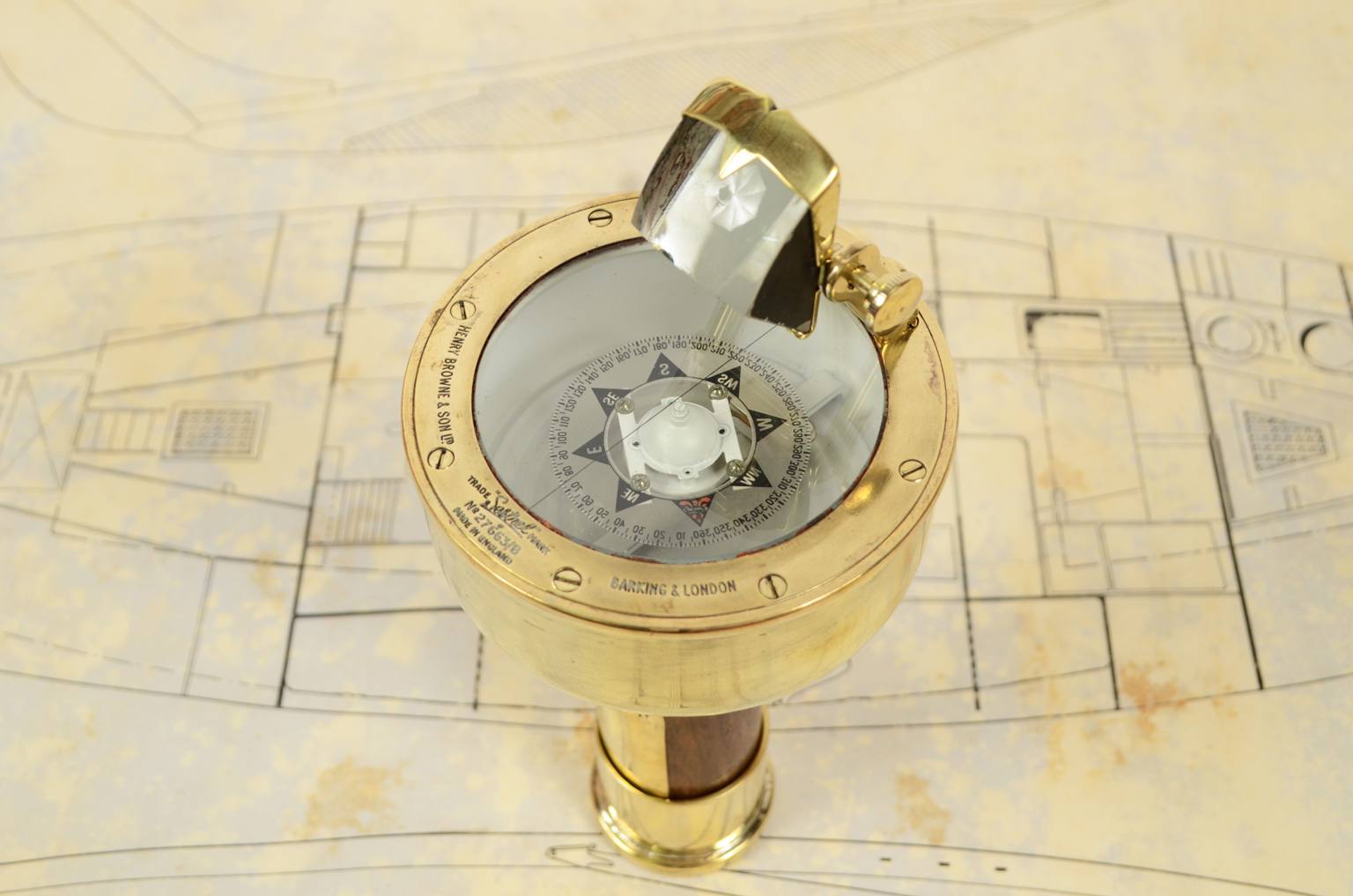 Antique compasses/6311-Sestrel compass