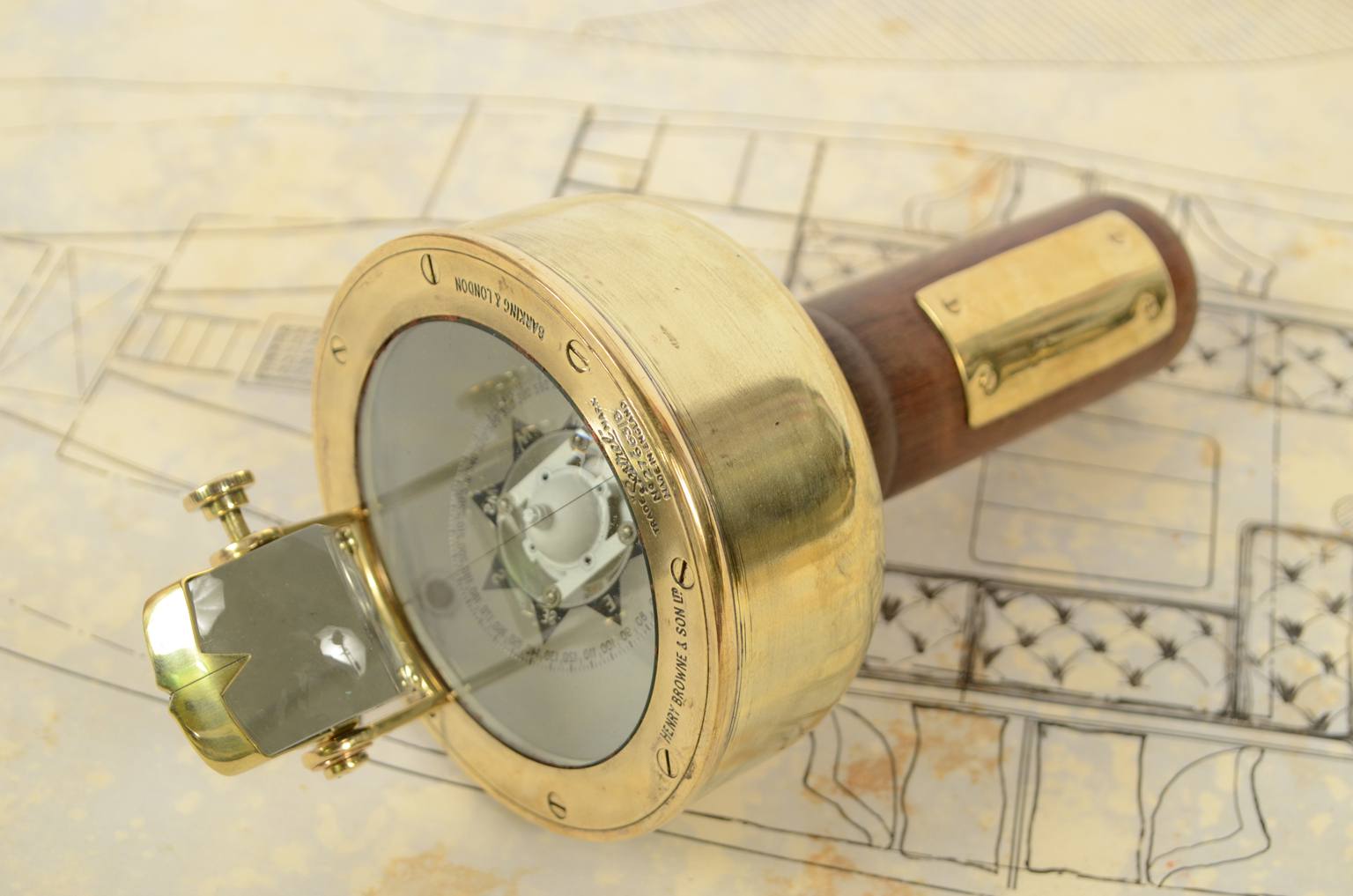Antique compasses/6311-Sestrel compass