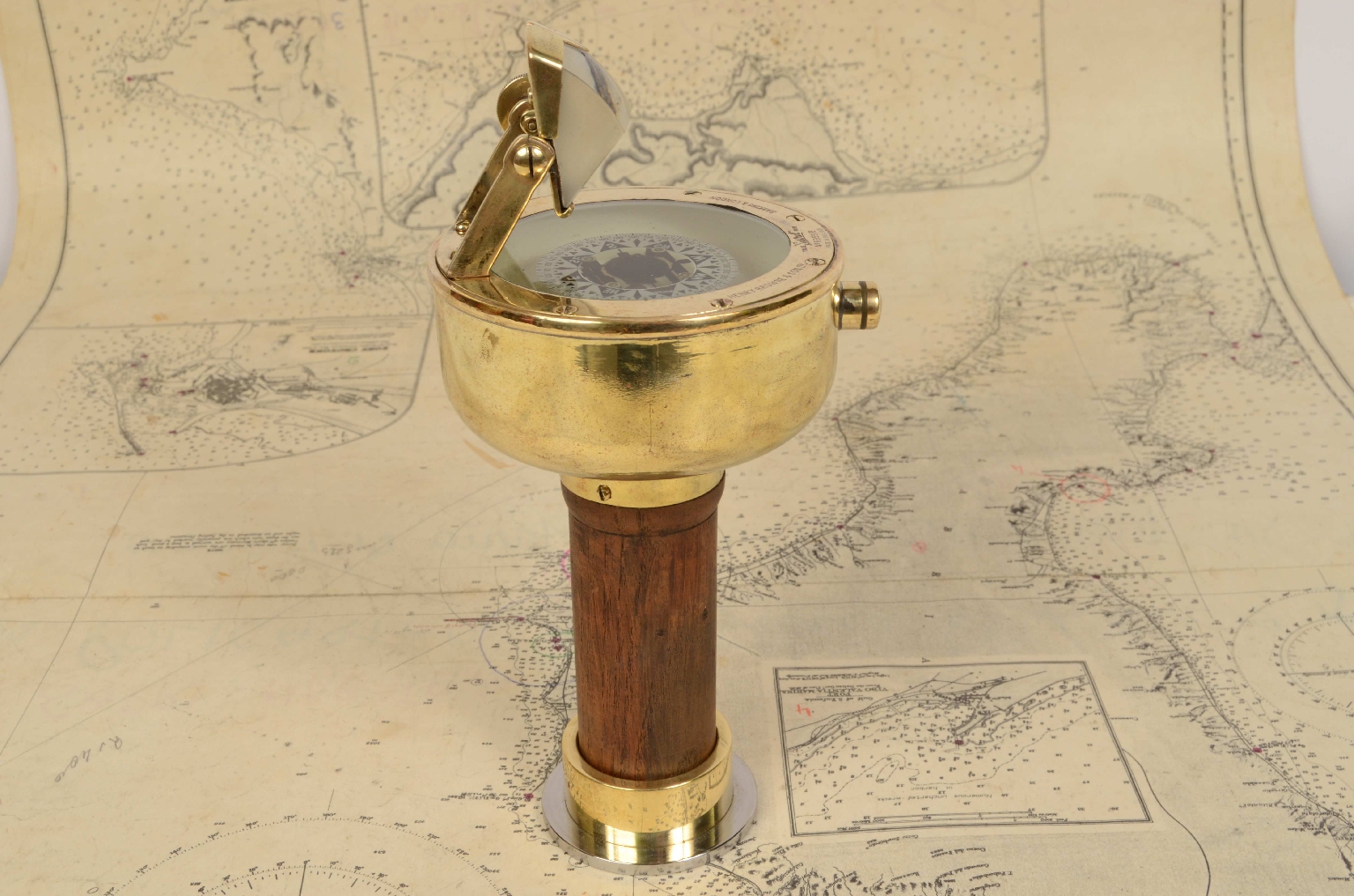 Antique compasses/6311-Magnetic Compass