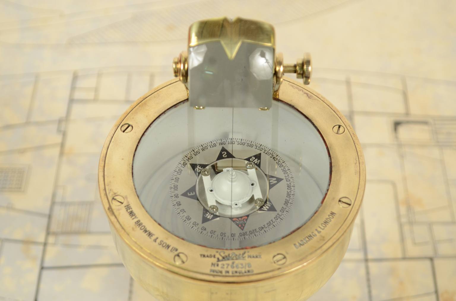 Antique compasses/6311-Sestrel compass