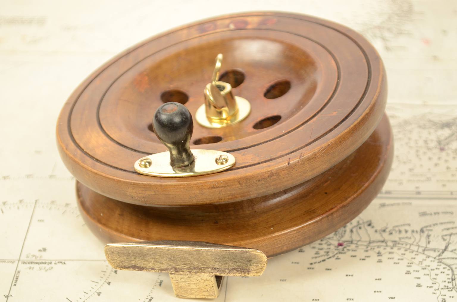 Nautical antiques/6341A-Fishing reel