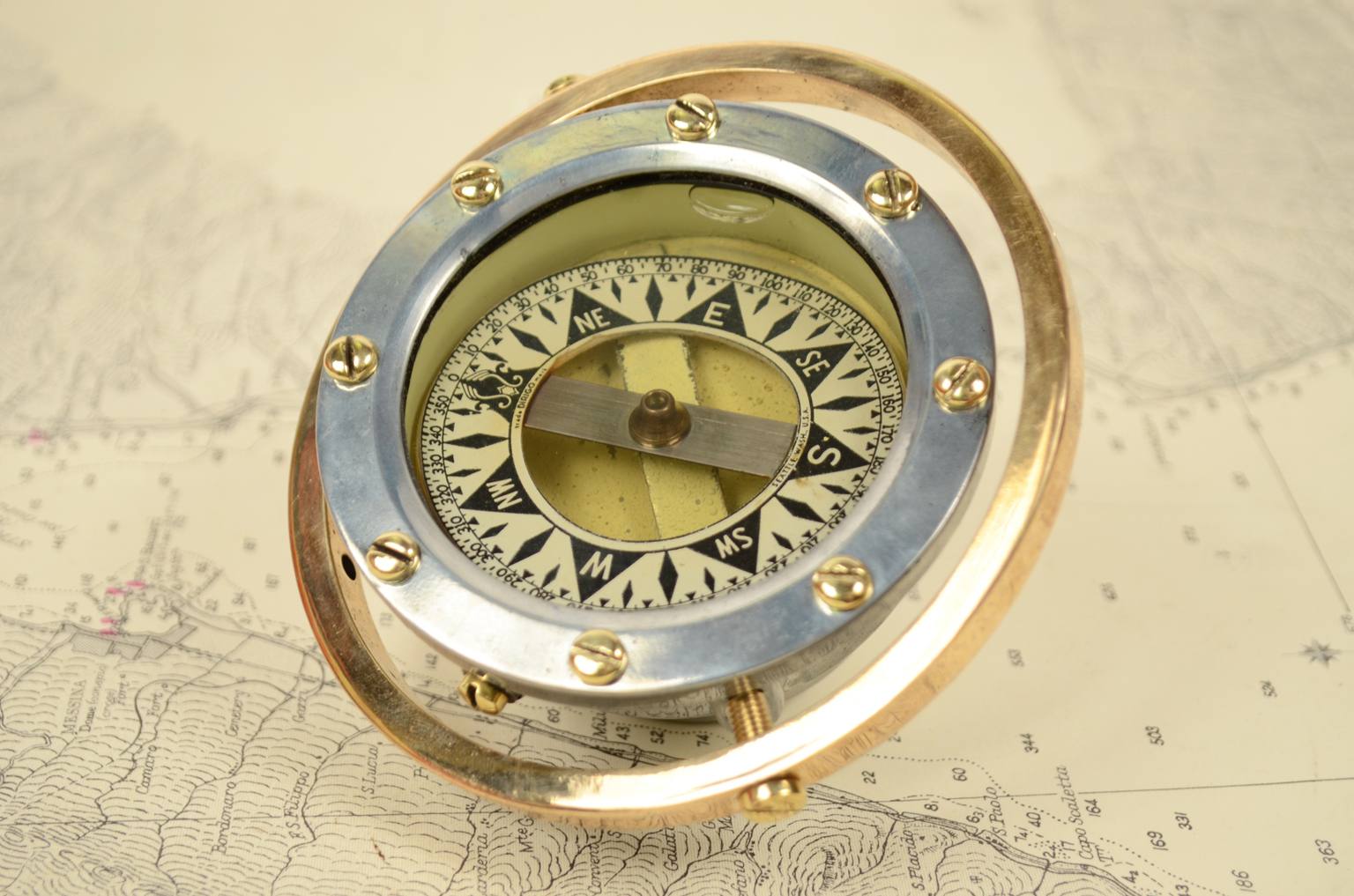 Antique compasses/6350-Antique compass