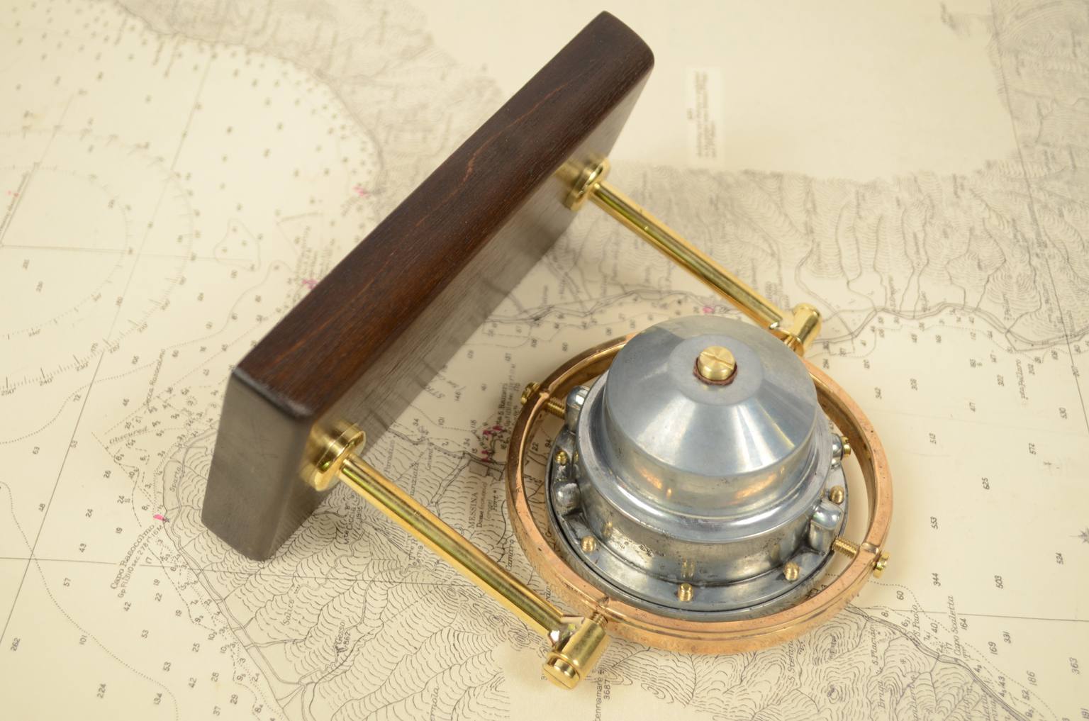 Antique compasses/6350-Antique compass
