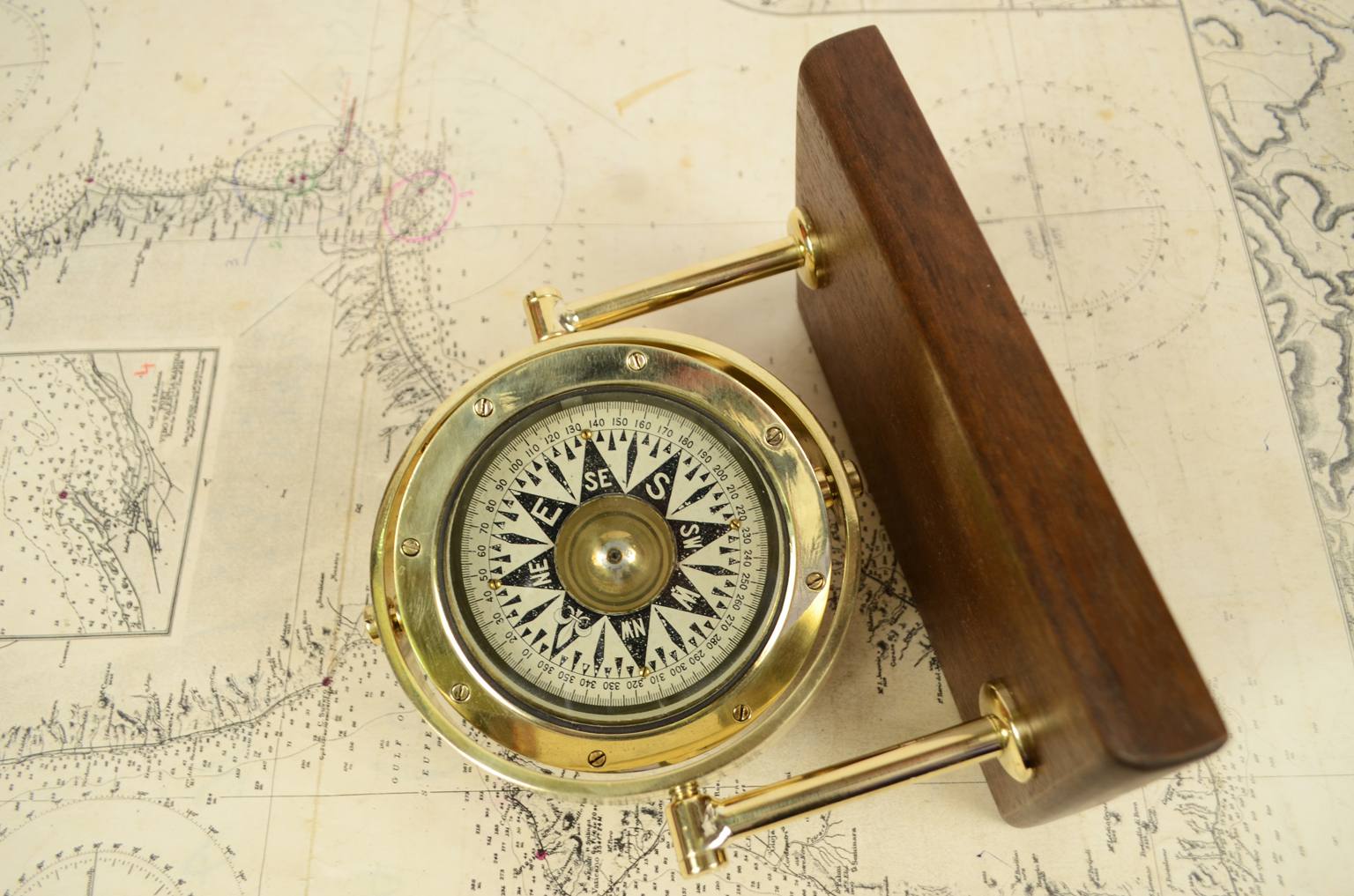 Antique compasses/6404-Liquid compass