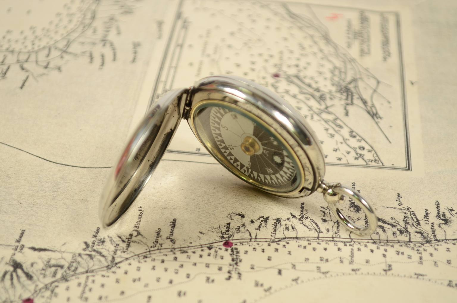 Antique compasses/6484-Antique compass