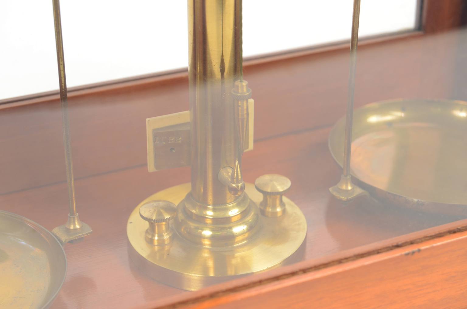 Antique measuring instruments/649-Precision scale