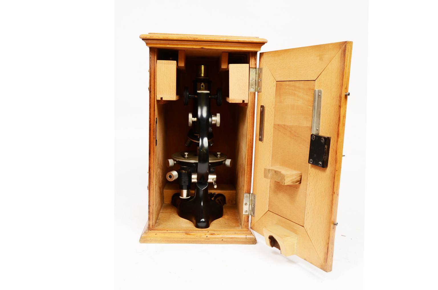 Old medical instruments/650-Antique microscope