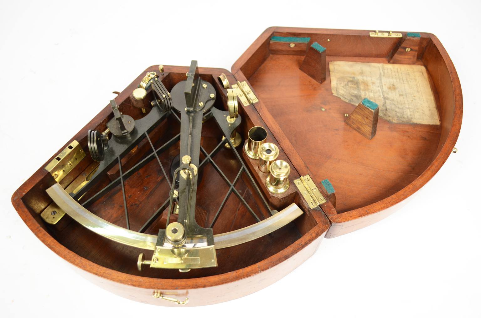 antiques/Code 6538A Antique sextant