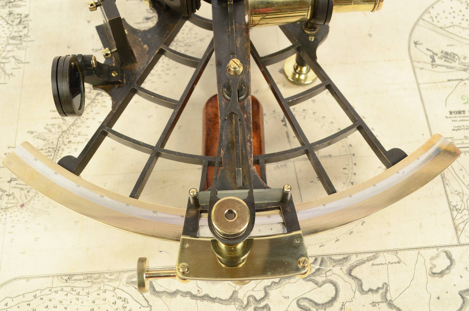Nautical antiques/6613-Antique sextant