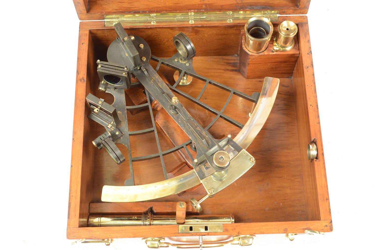 Nautical antiques/6613-Antique sextant