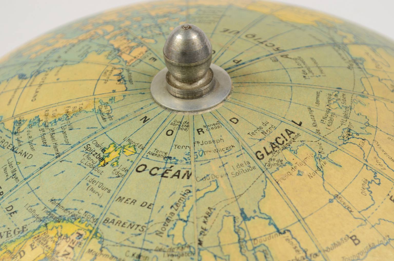 Antique globes-world maps/6657-Vintage globe