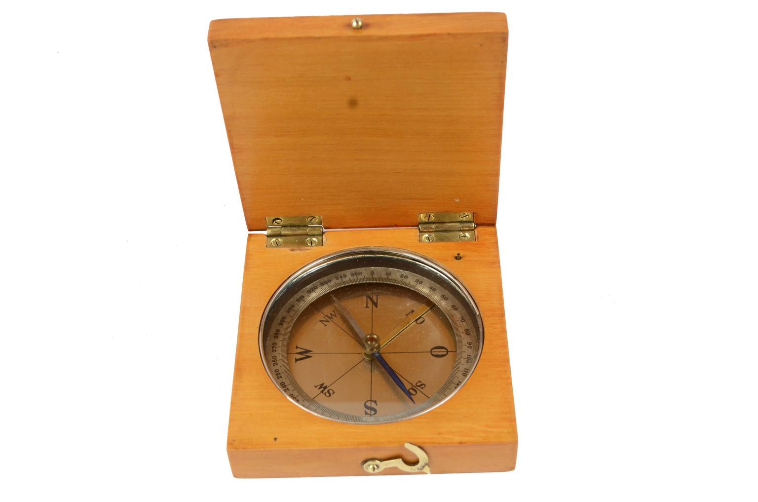 compasses/Code 6688 Antique compass