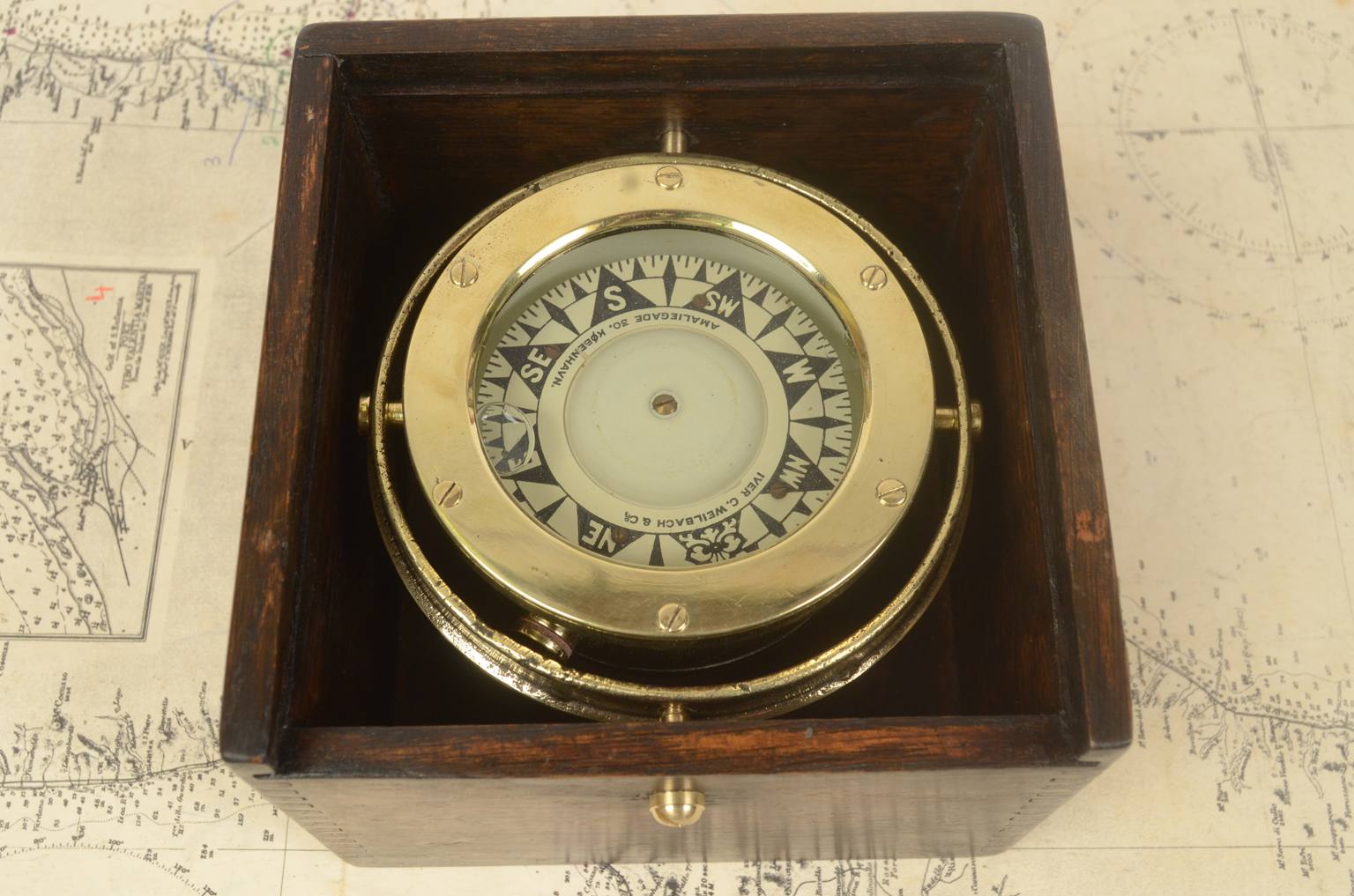 e-Shop/Antique compasses/Code 6737 Nautical compass
