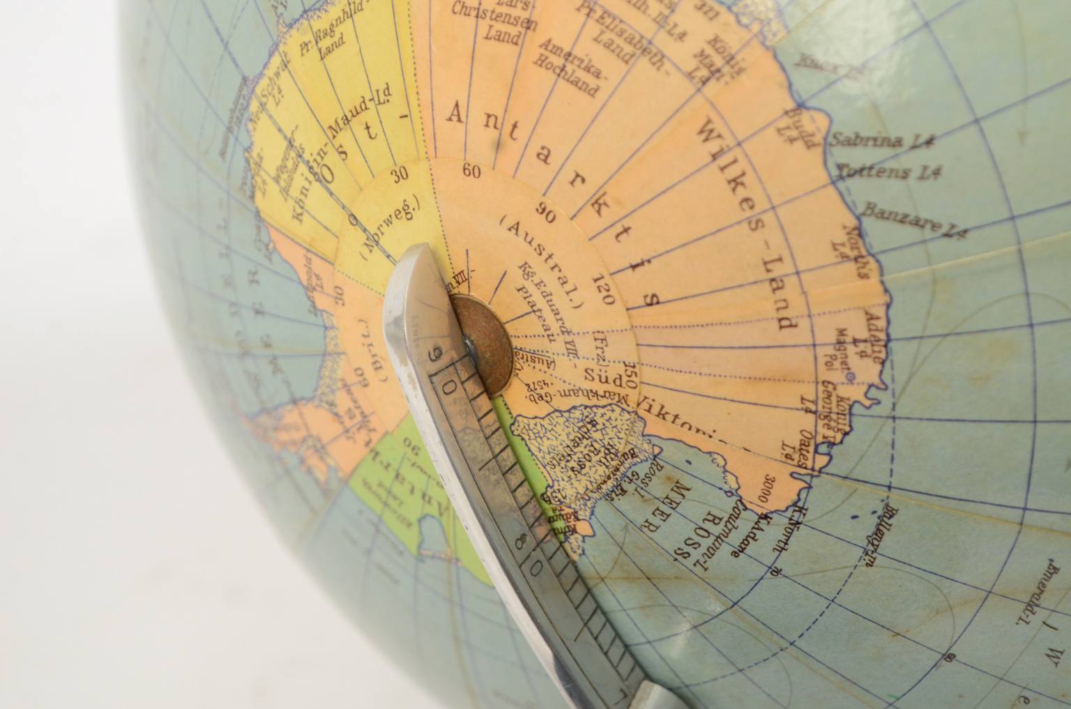 Antique globes-world maps/6746-Columbus globe