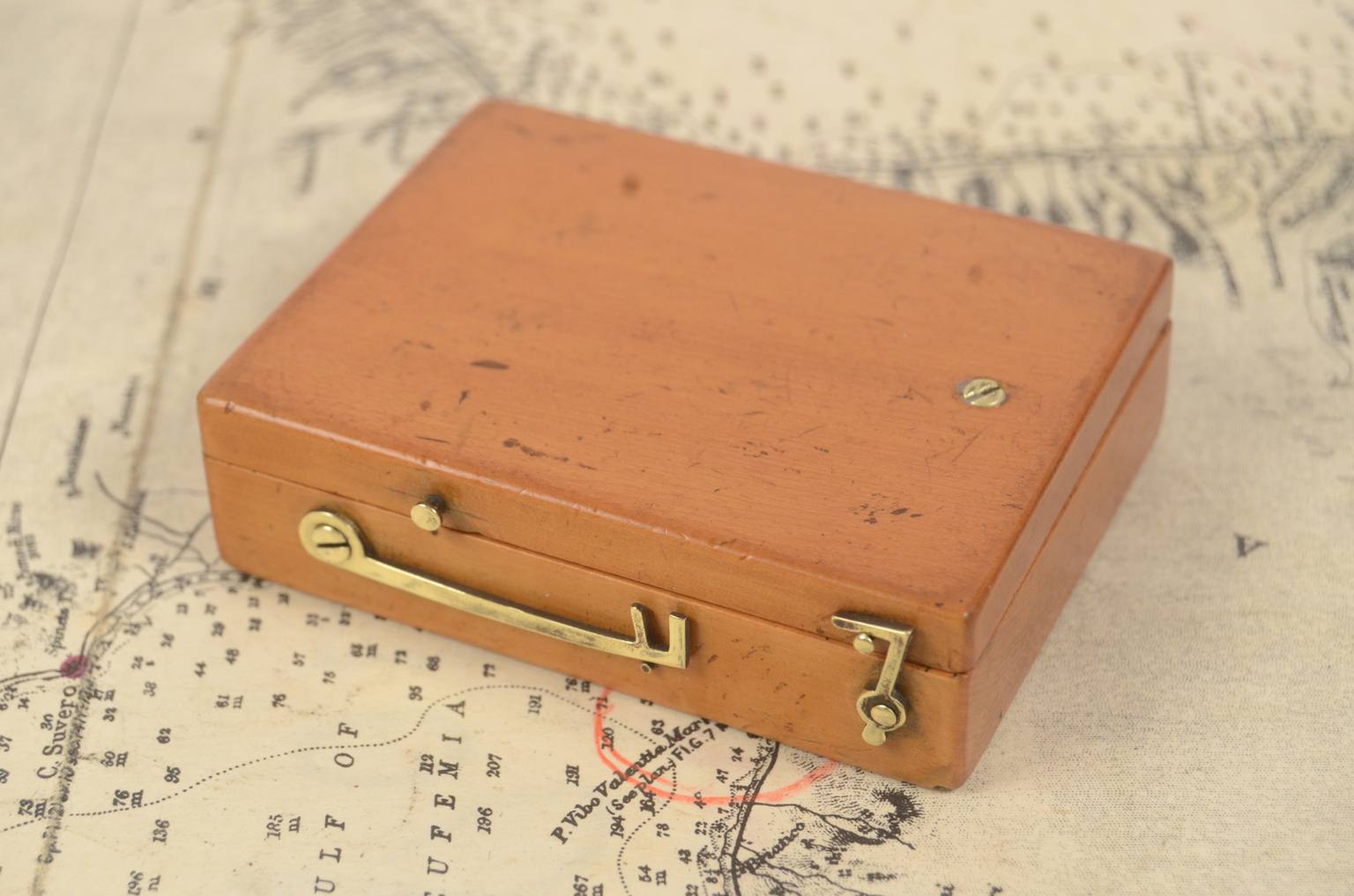 Antique compasses/6787-Antique sundial