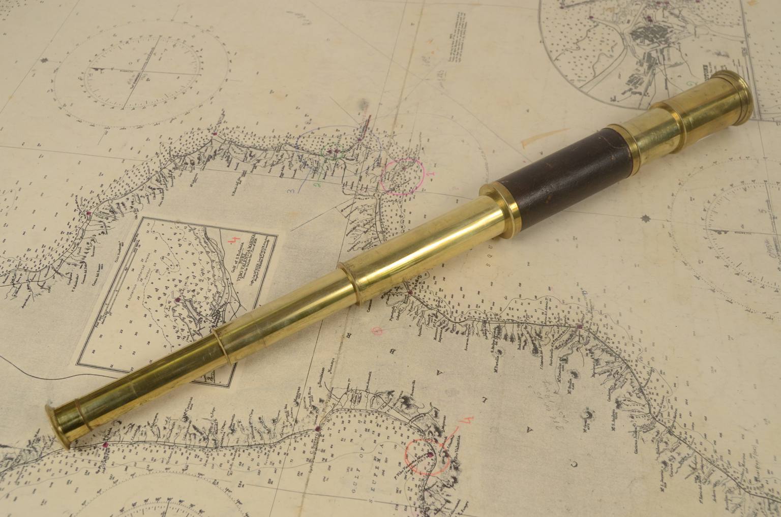 Nautical antiques/6814-Antique telescope