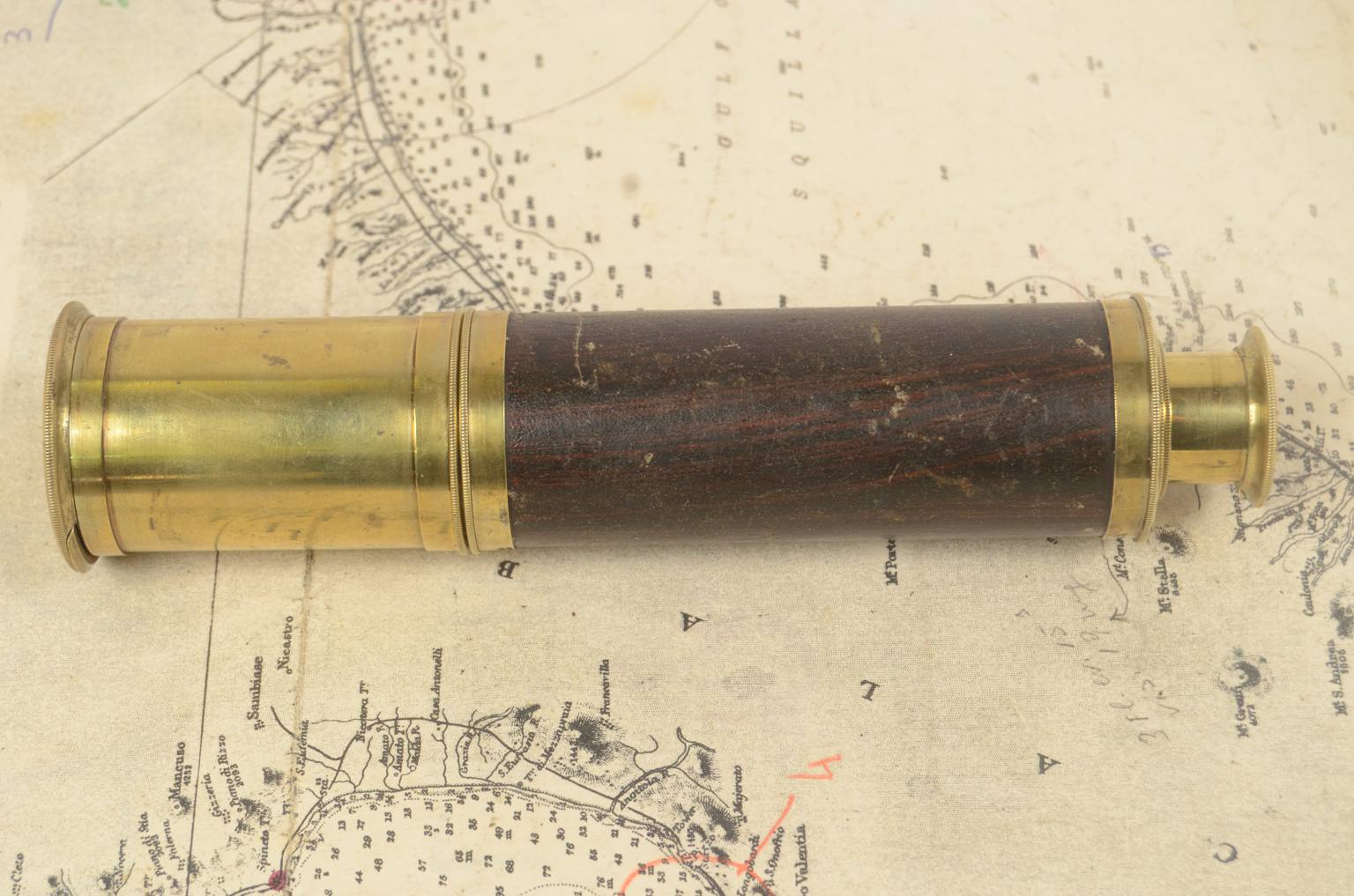 Nautical antiques/6814-Antique telescope