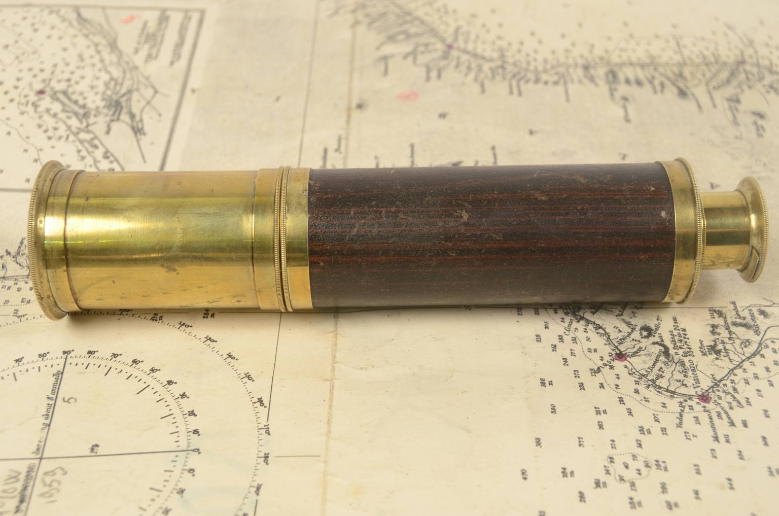 Nautical antiques/6814-Antique telescope