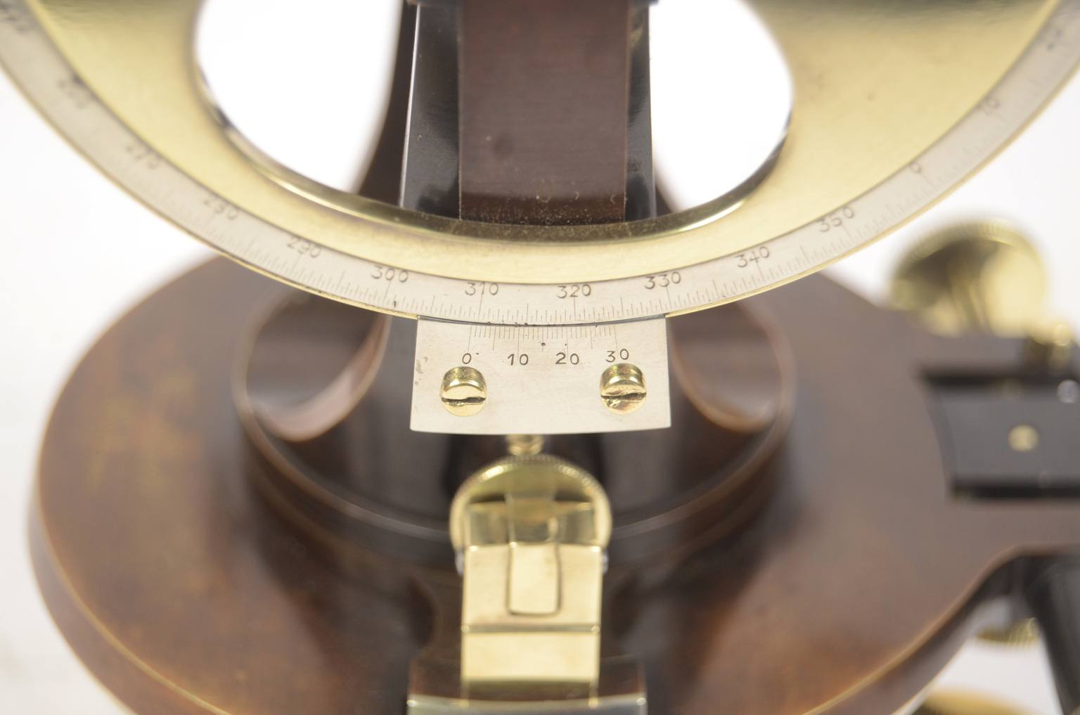 Antique measuring instruments/6857-Antique tacheometer