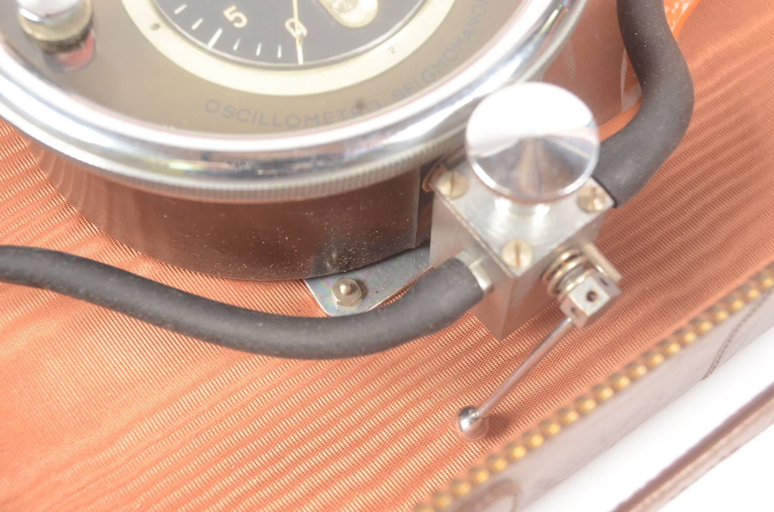 Strumenti medici d'epoca/6858-Oscillometro