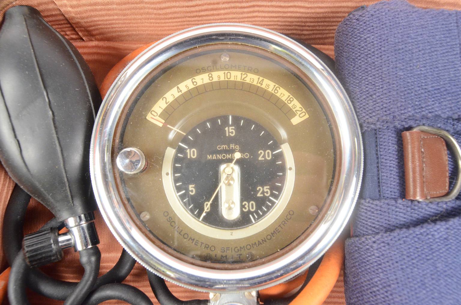 Strumenti medici d'epoca/6858-Oscillometro