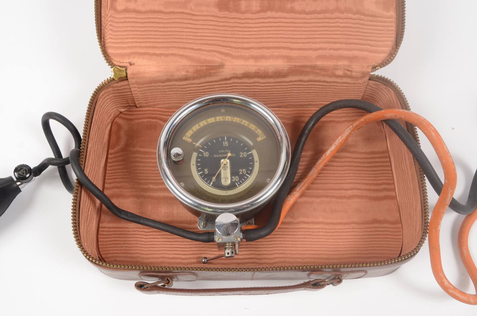 Strumenti medici d'epoca/6858-Oscillometro