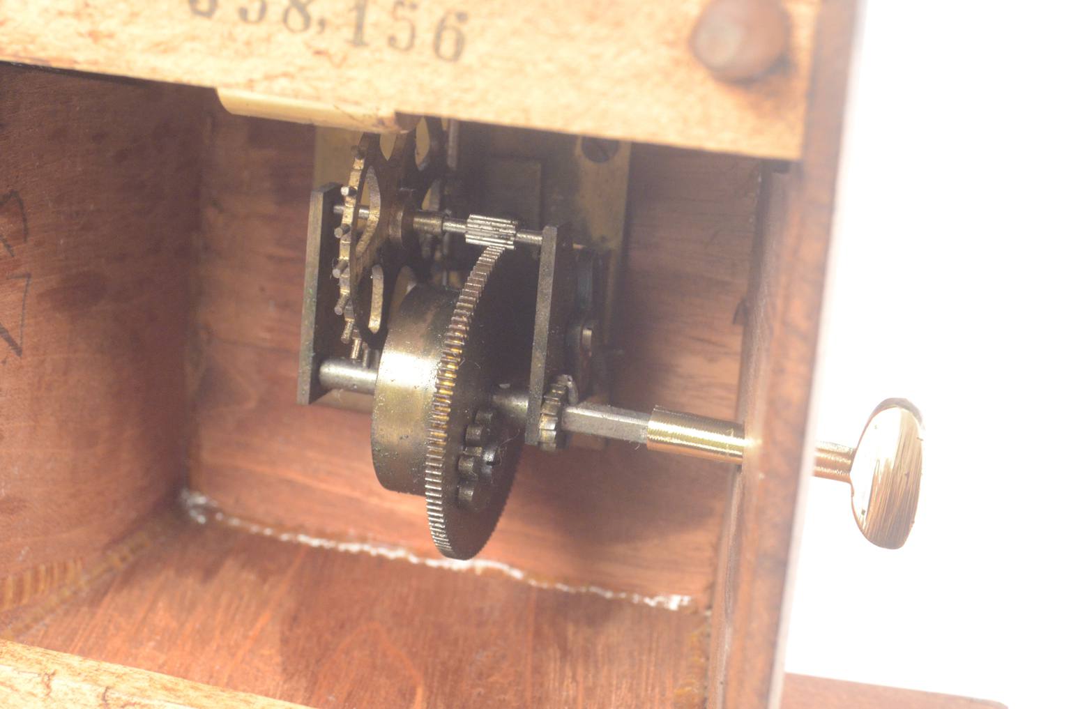 Antique measuring instruments/6865-Vintage metronome