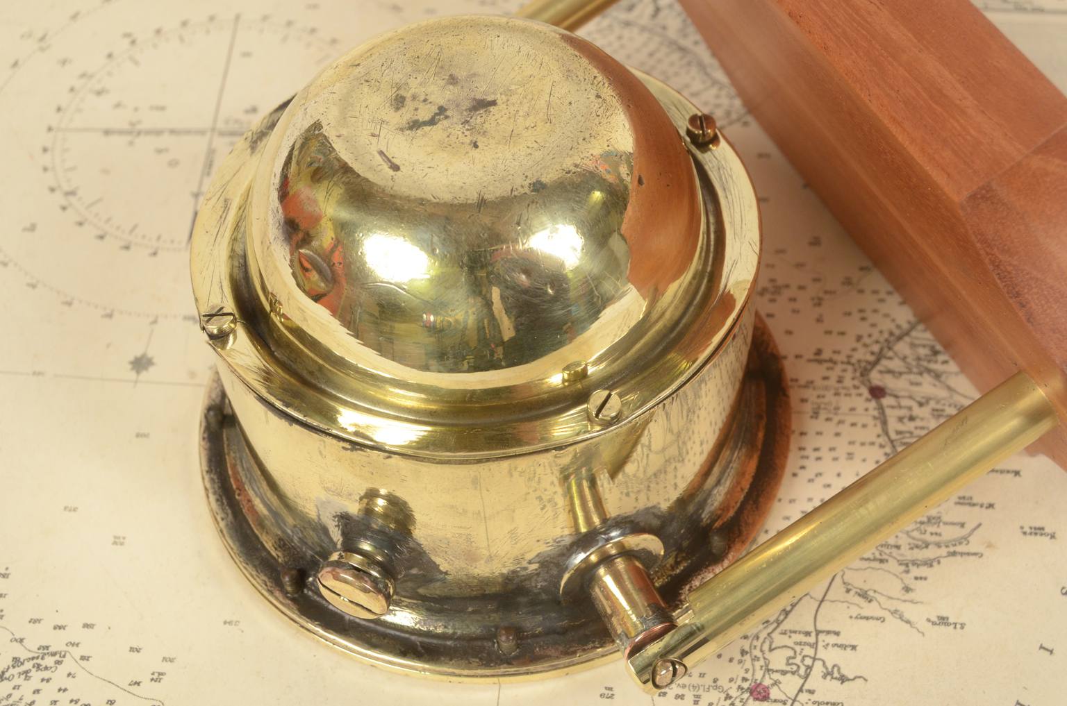 Antique compasses/6867A-Antique compass