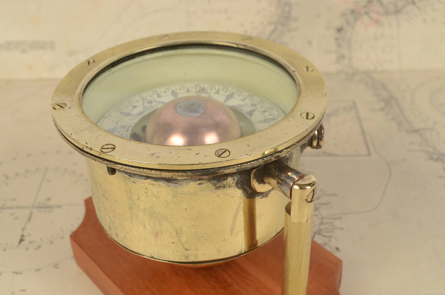 Antique compasses/6867A-Antique compass