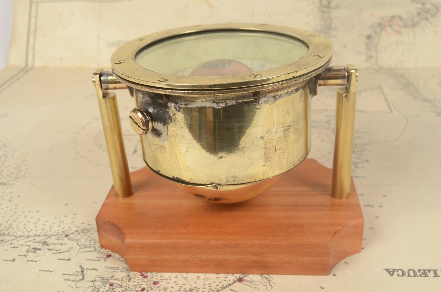 Antique compasses/6867A-Antique compass