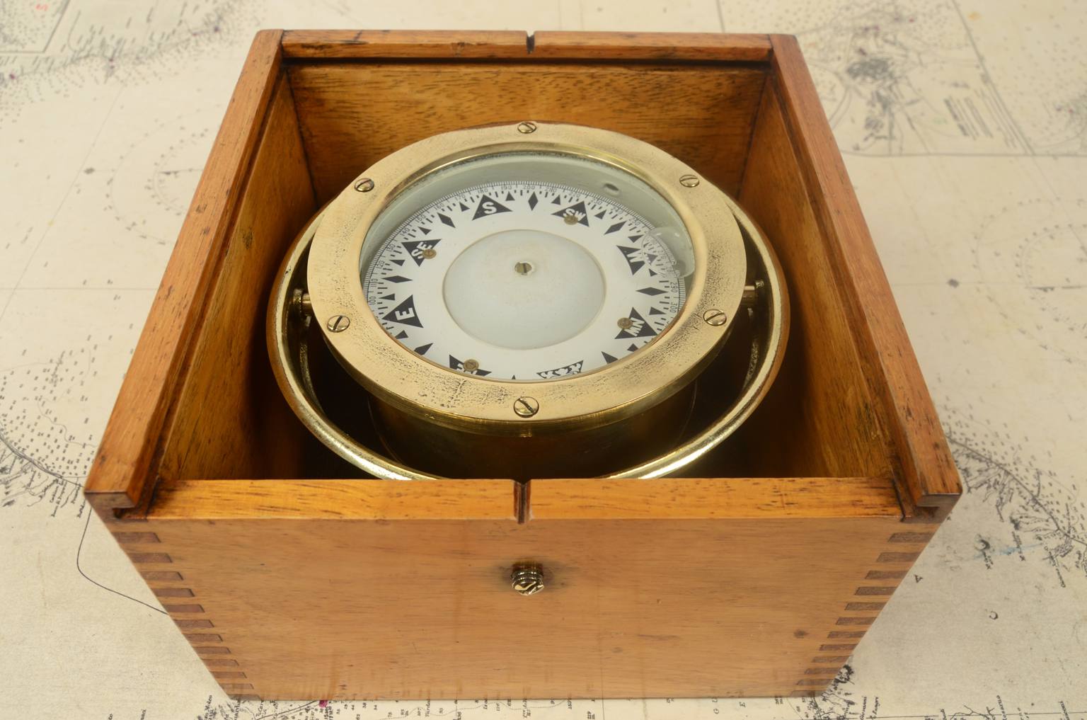 Antique compasses/6871-Sestrel compass