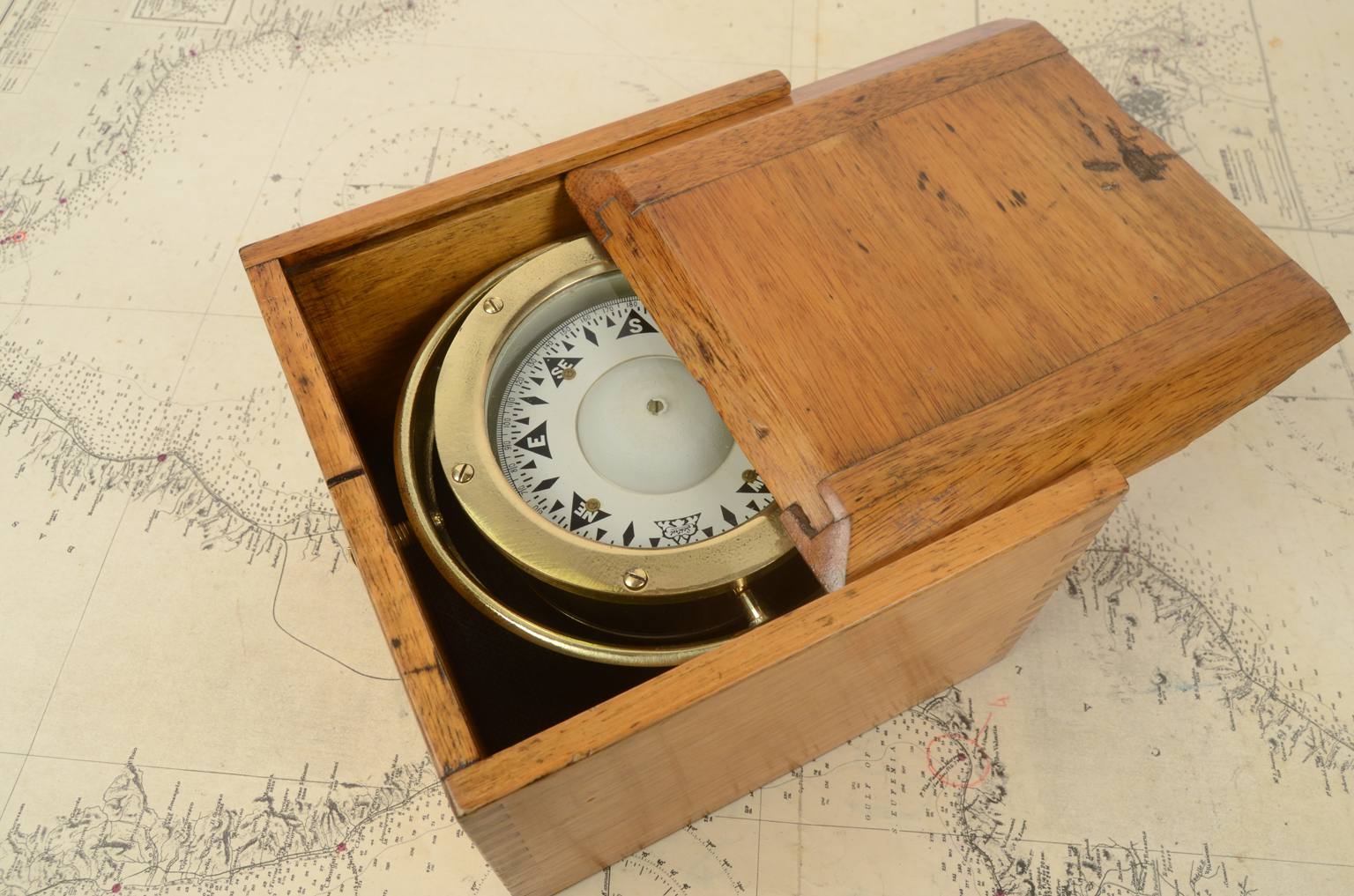 Antique compasses/6871-Sestrel compass