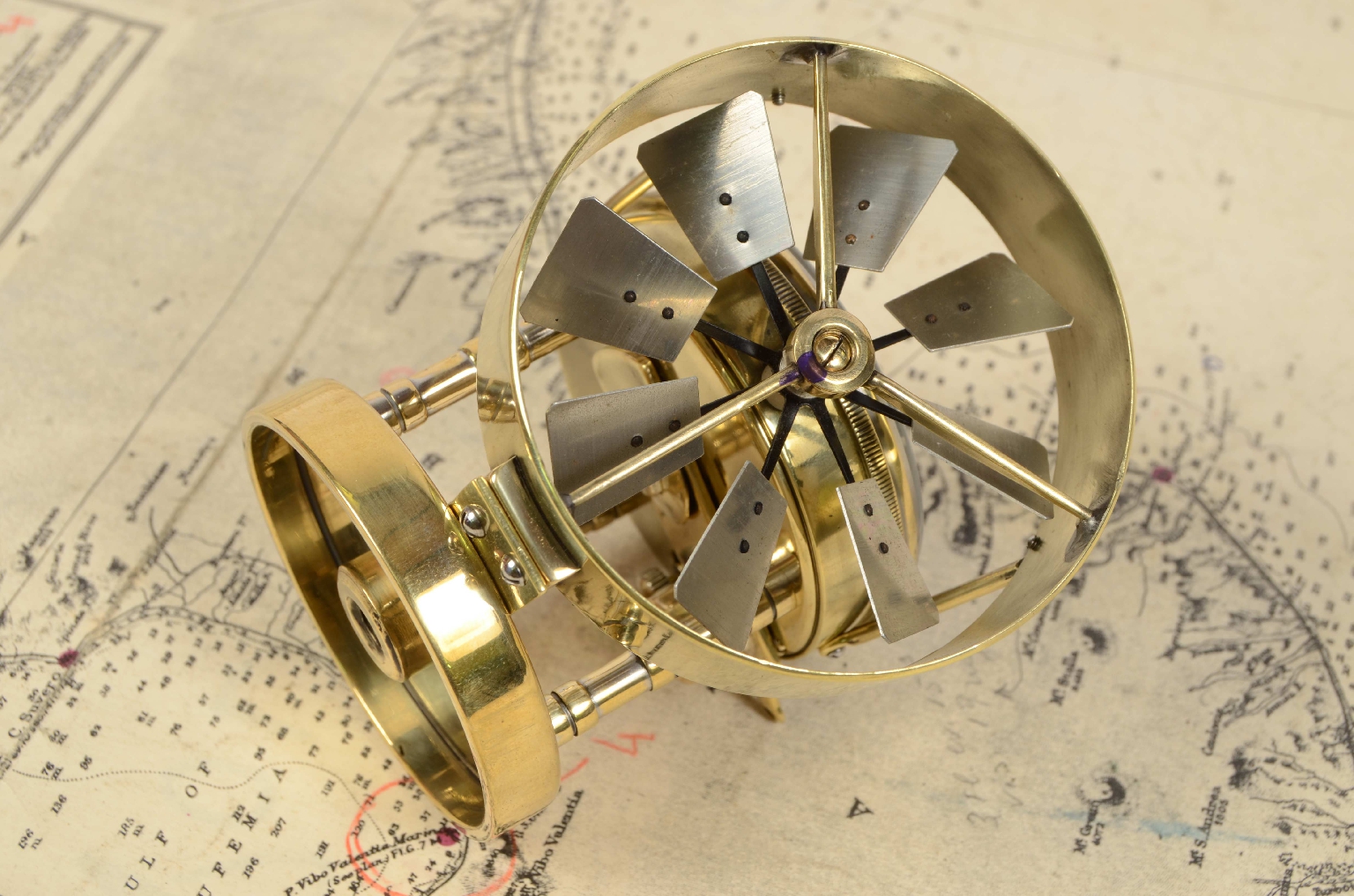 Antique measuring instruments/6897b-Antique Anemometer