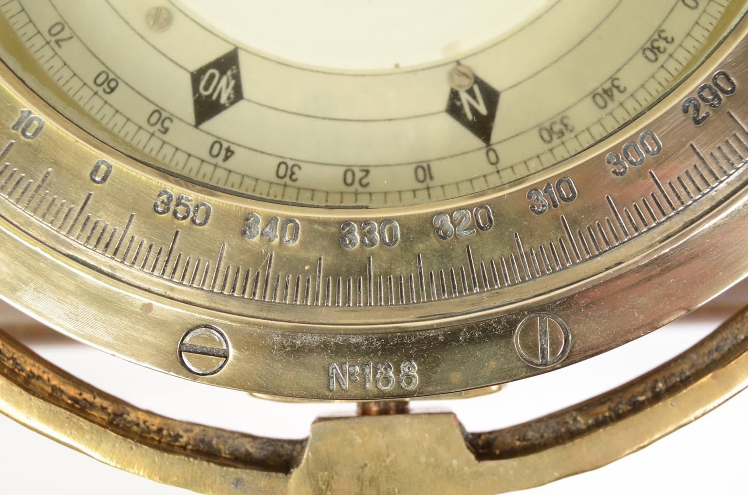 Antique compasses/6907-Nautical compass