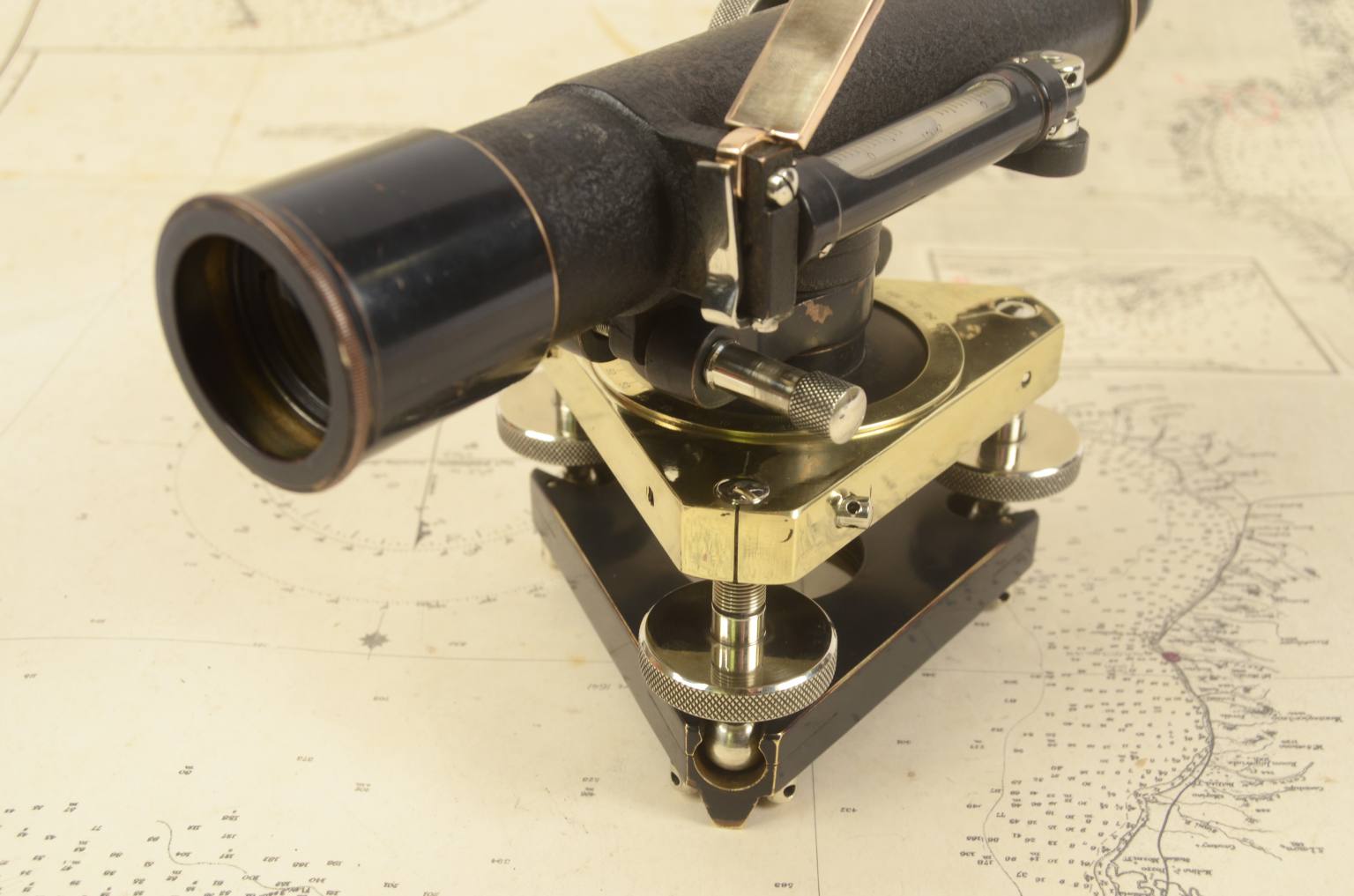 Antique measuring instruments/6913-Antique level