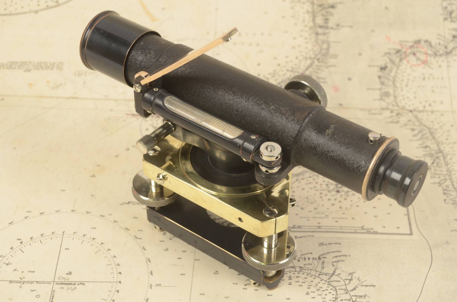 Antique measuring instruments/6913-Antique level