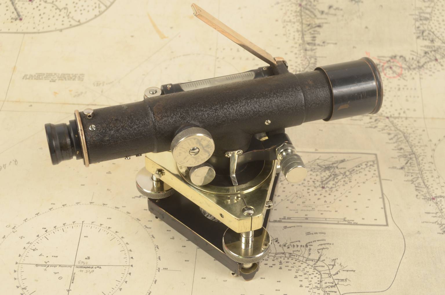 Antique measuring instruments/6913-Antique level