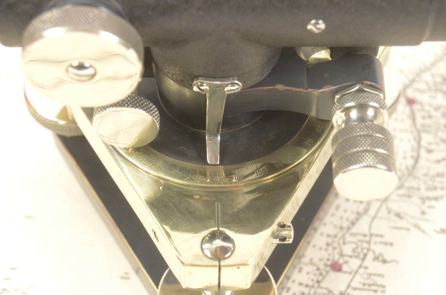 Strumenti di misura antichi/6913-Livello antico