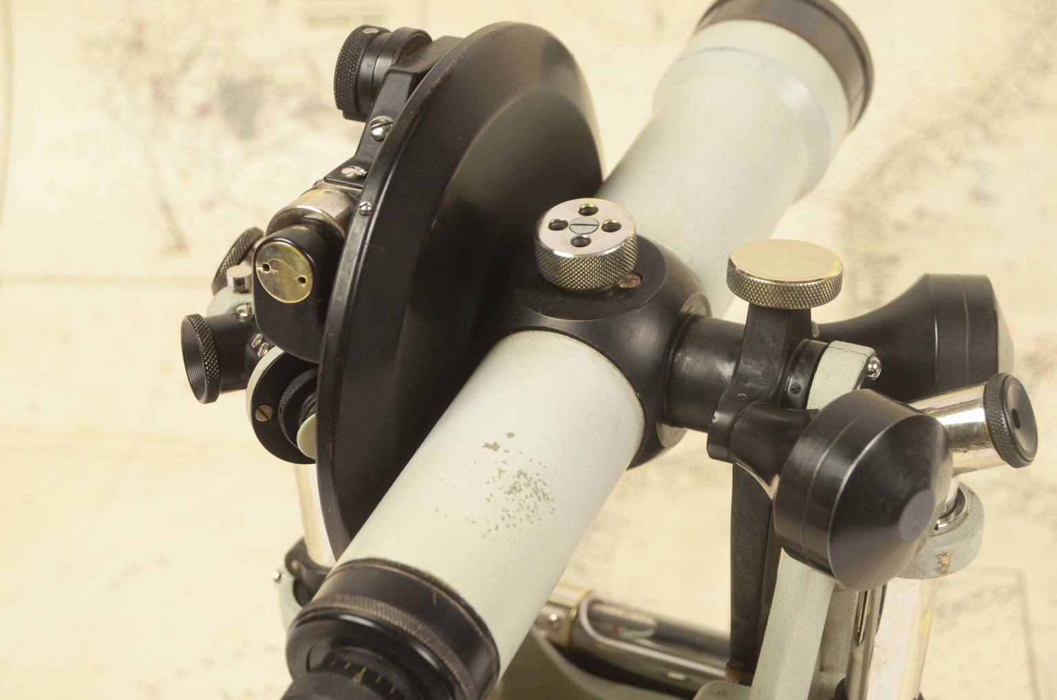 Antique measuring instruments/6921-Zeiss theodolite