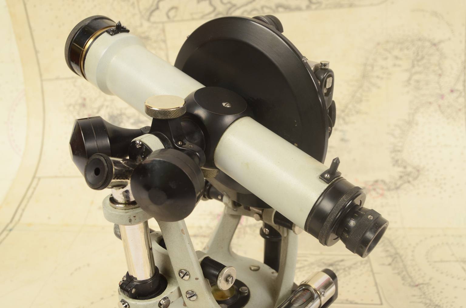 Antique measuring instruments/6921-Zeiss theodolite 