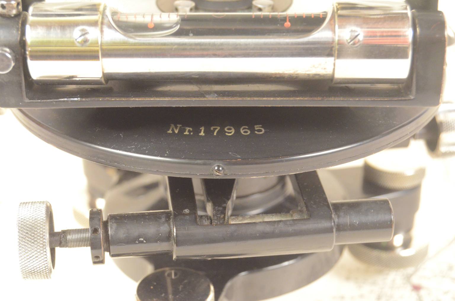 Antique measuring instruments/6921-Zeiss theodolite 