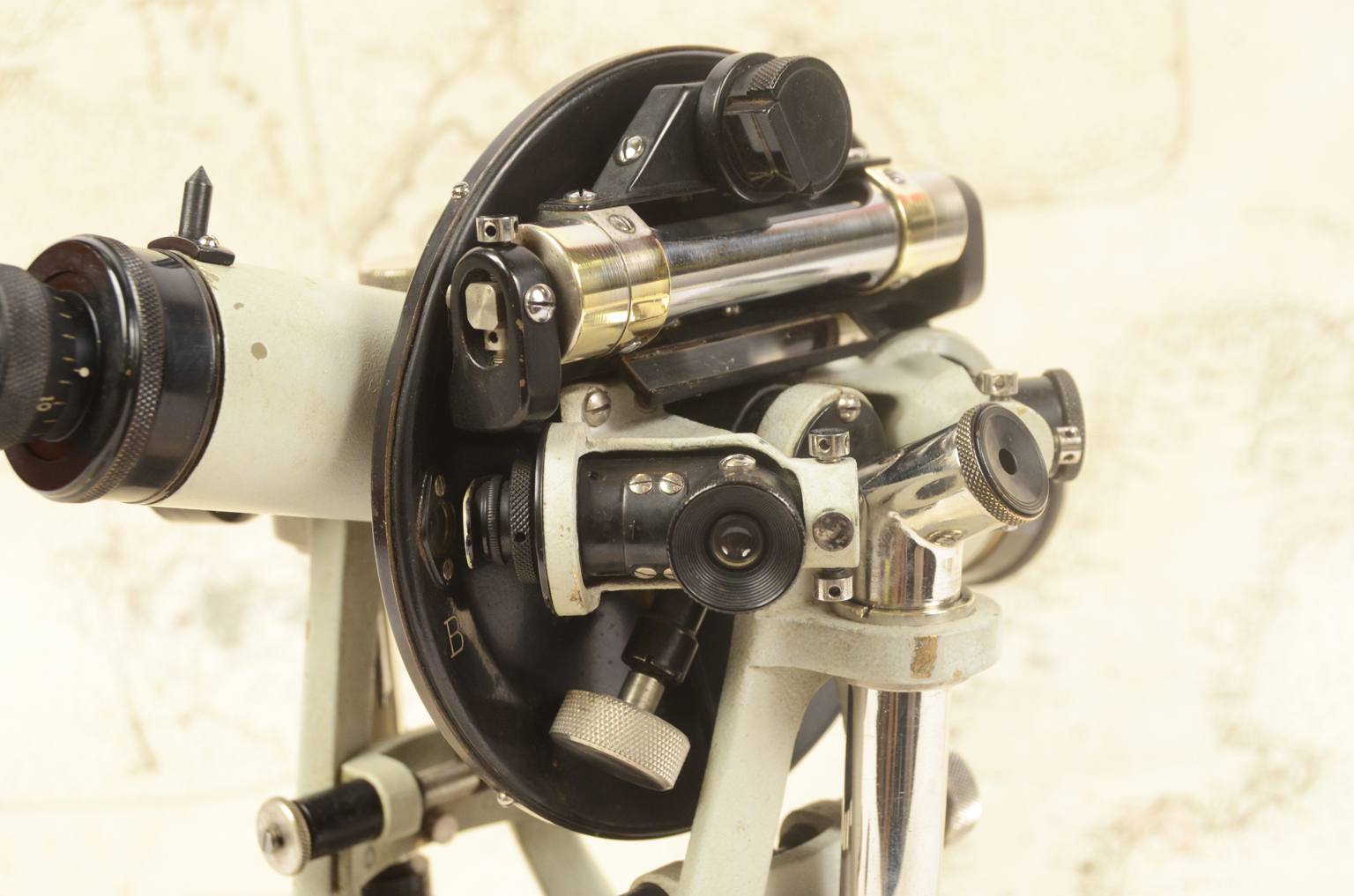 Antique measuring instruments/6921-Zeiss theodolite 