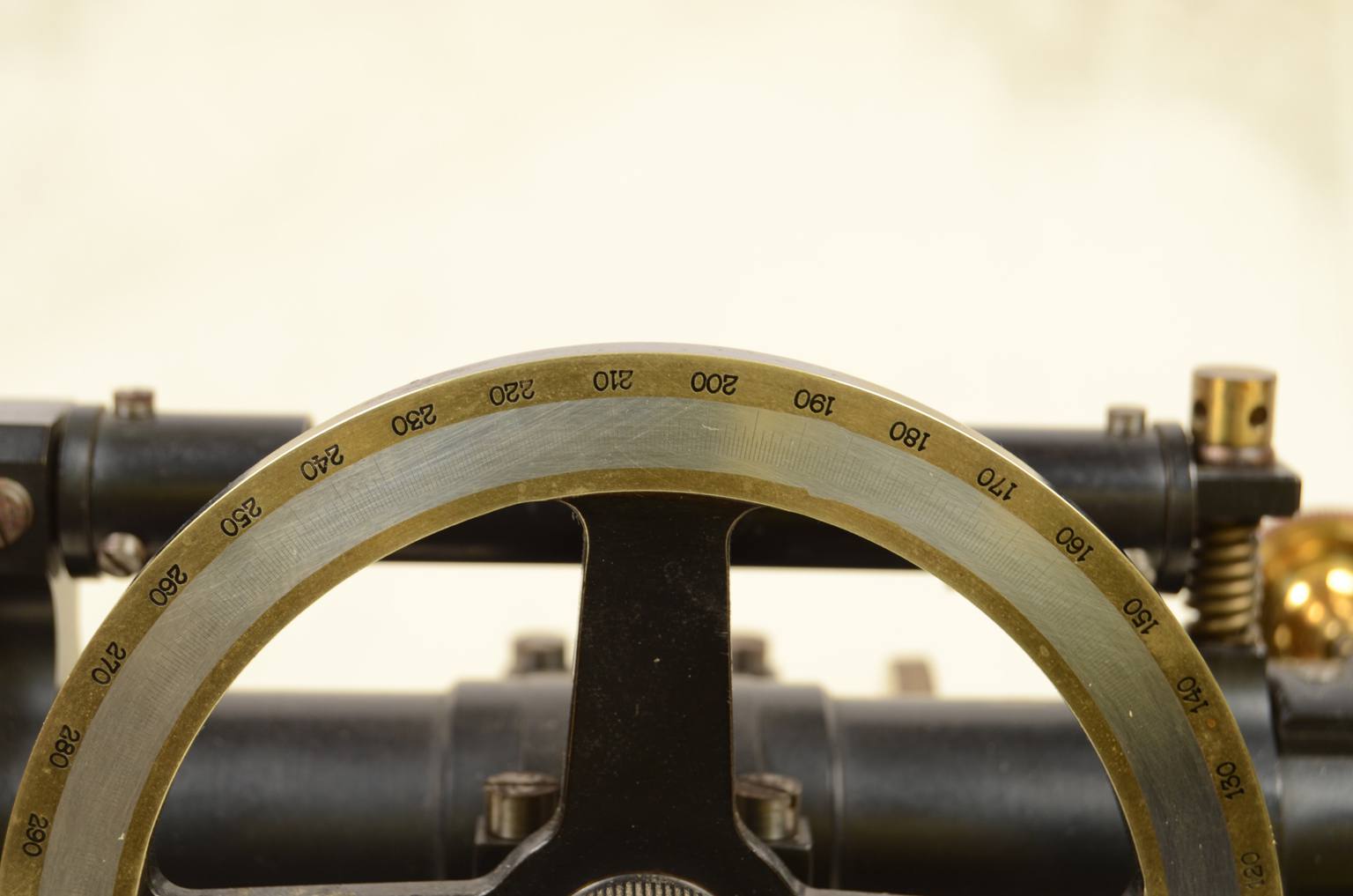 Strumenti di misura antichi/6967-Teodolite antico