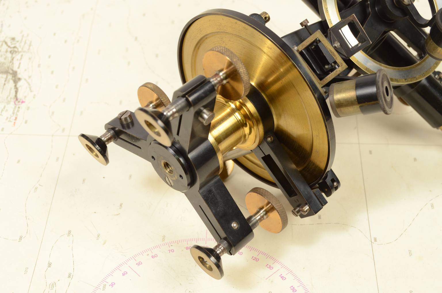 Antique measuring instruments/6967-Antique theodolite