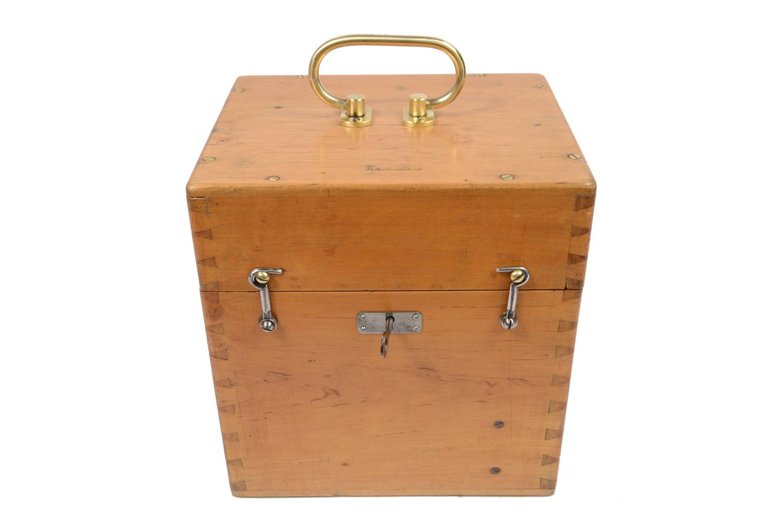 Antique measuring instruments/6967-Antique theodolite